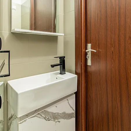 Apartment Lion's Bridge Haven - *